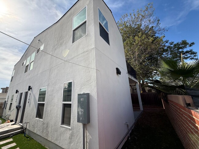 Building Photo - 5162-5166 Ewing St. Unit 5166 Ewing St.