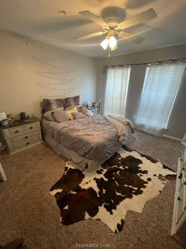 Building Photo - AUGUST 2026 PRE-LEASE! 3 Bedroom 3 Bathro...