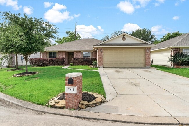 Building Photo - 7811 Fall Glen Dr