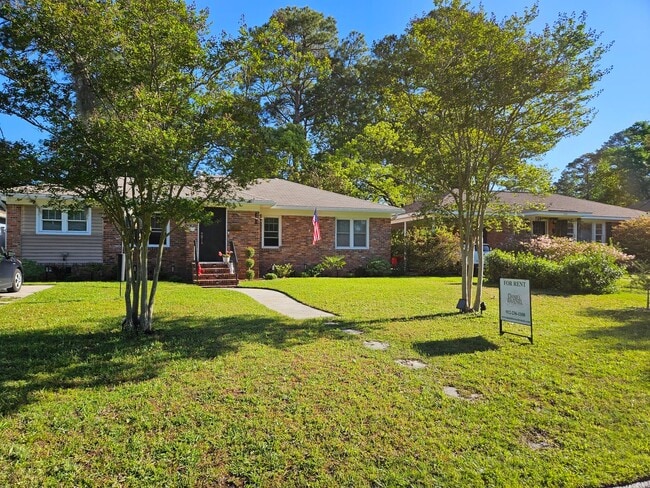 Building Photo - Four Bedroom Ranch St Home in Abercorn Heights - Lamara Heights District