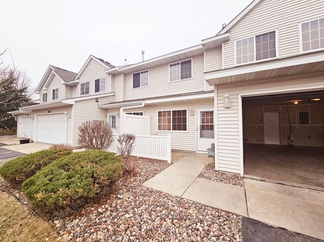 Photo - 2639 Yellowstone Dr Townhome