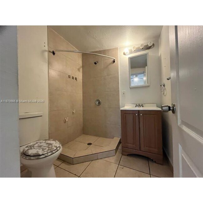 Photo - 1015 NW 42nd St