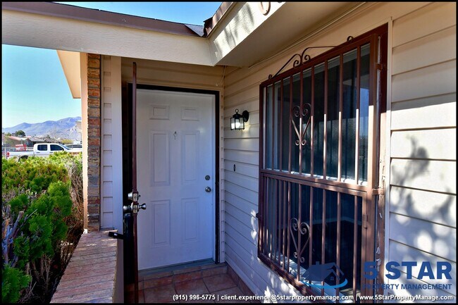 Photo - 6023 Bridalveil Dr