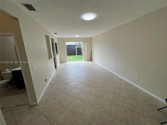 100 SW 15th Ave