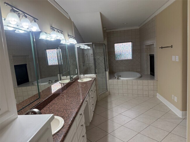 Photo - 332 Asbury St