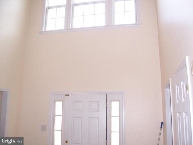 Building Photo - 11 Corvair Ln