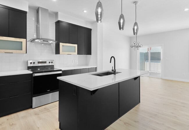 Photo - 3028-3169 169 St SW