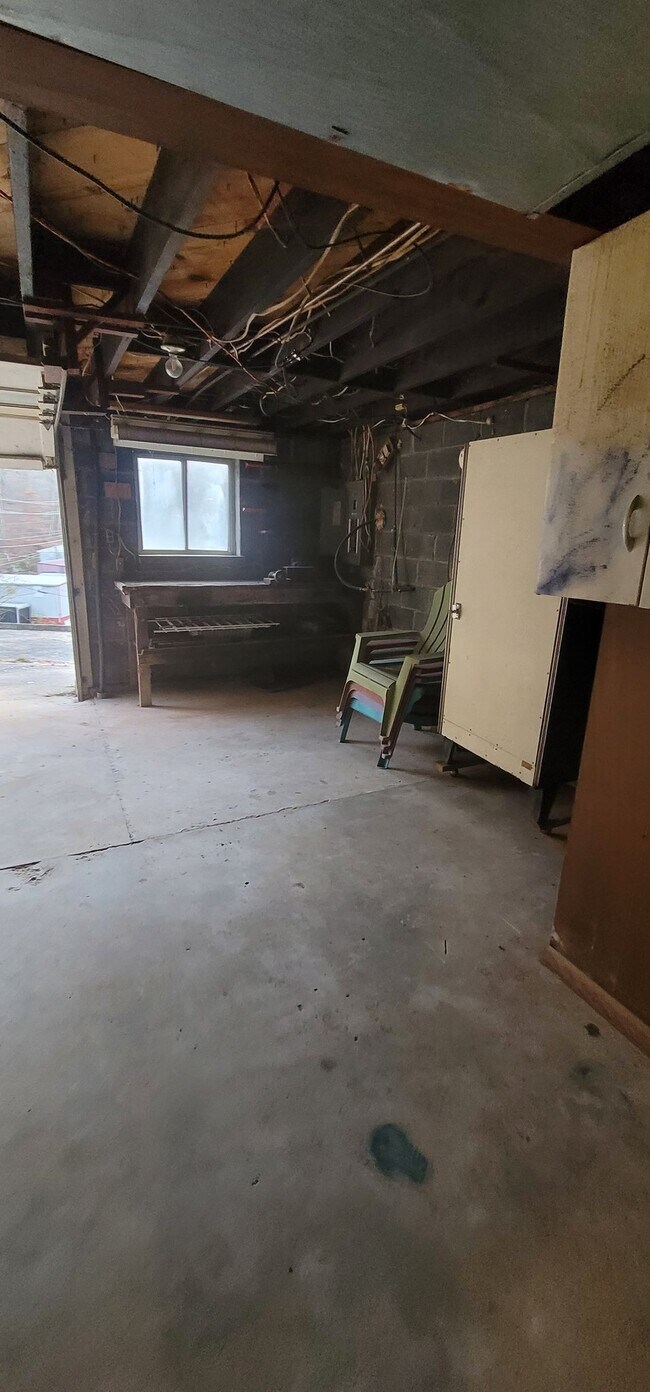 Photo - 1018 Willow Dr