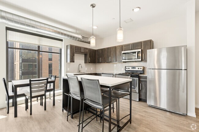 4E 6BR, 6BA - 1,184SF - Kitchen/Dining Room