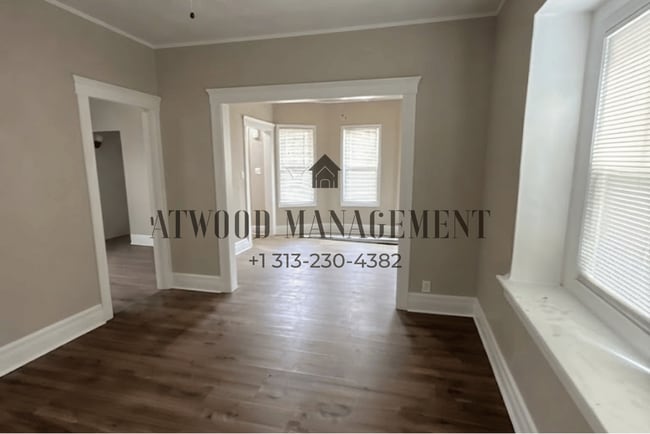 Photo - 6439 Fischer Ave