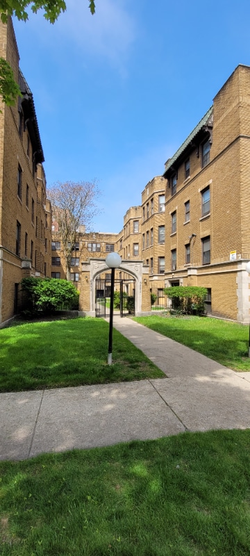 Photo - 6926 S Oglesby Ave Apartment