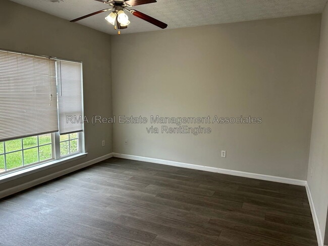 Photo - 1749 Carrington Dr