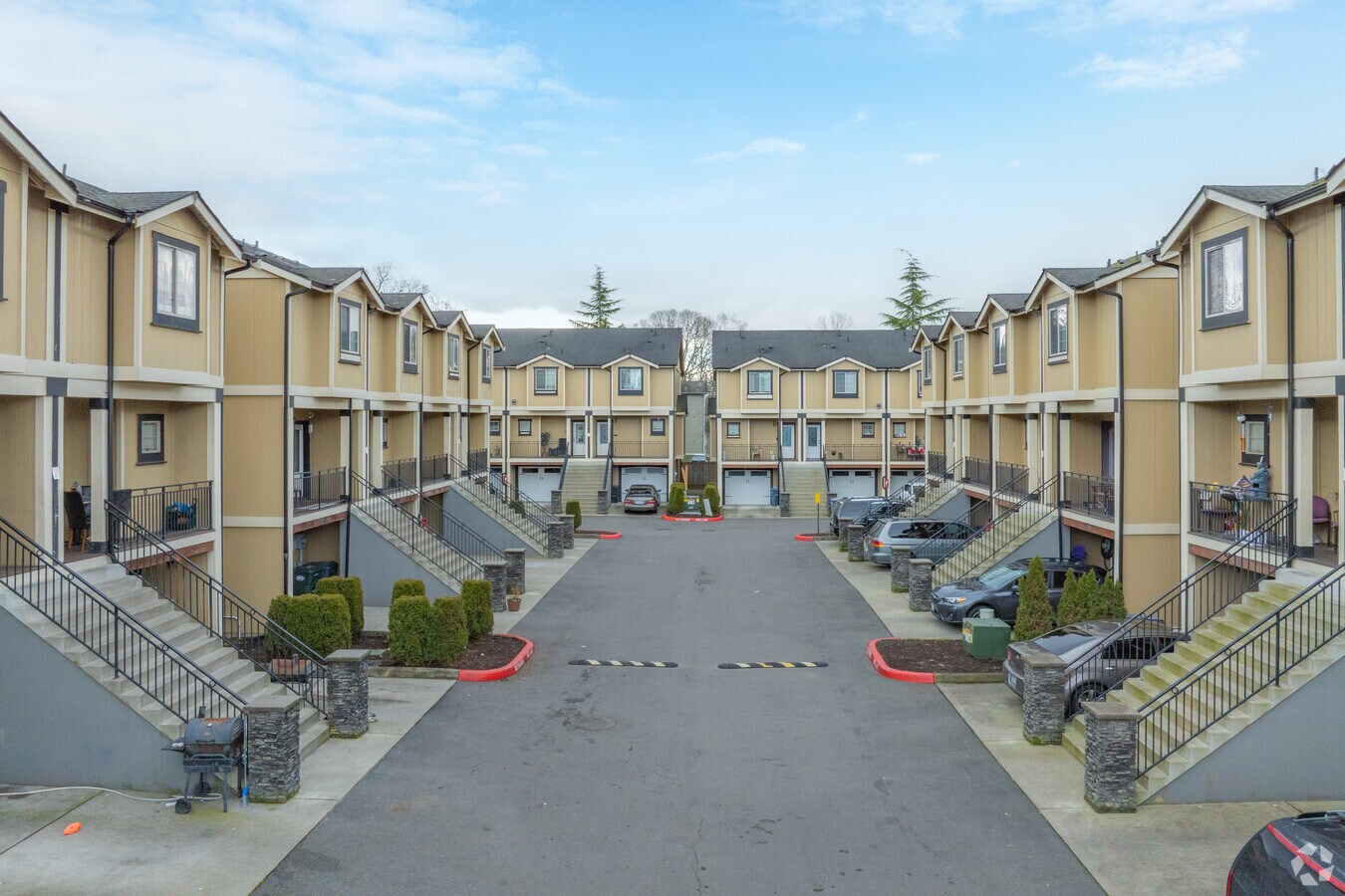 Photo - Gravelly Lake Brownstones