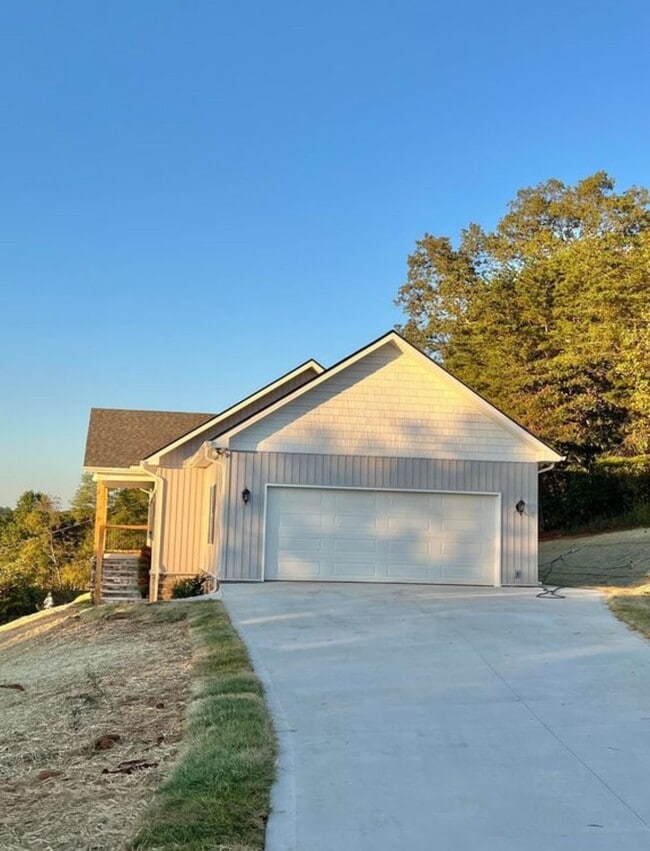 Photo - 955 Oakwood Estates Dr