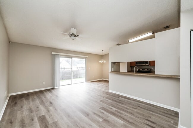 Photo - 317 Regal Park Dr