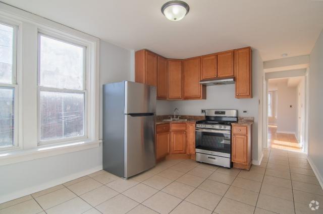 Building Photo - 2 bedroom in CHICAGO IL 60612 Unit 2F Rental