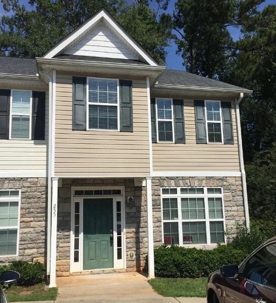 Building Photo - 255 Timber Wolf Trail