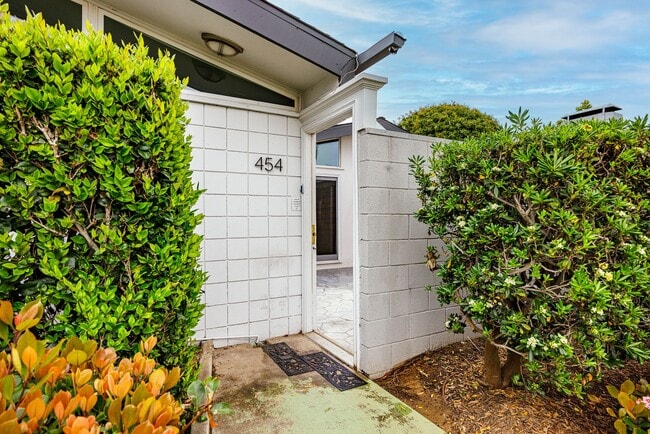 Photo - Upgraded Newport Beach Townhouse in Park Lido!