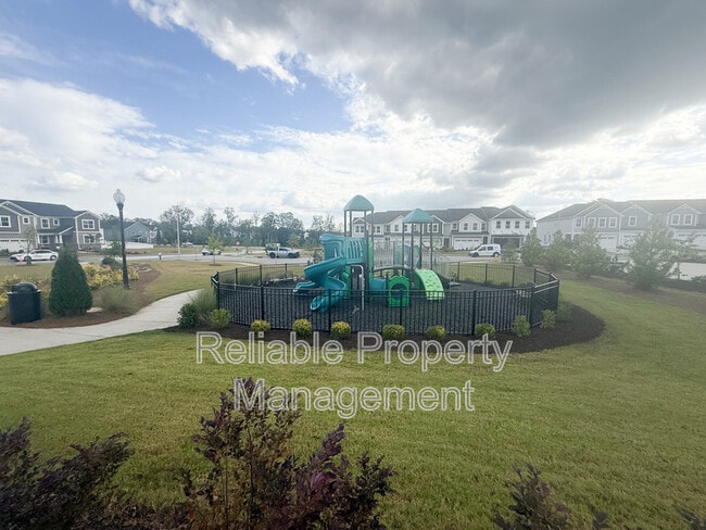 Photo - 124 Kobus Ct