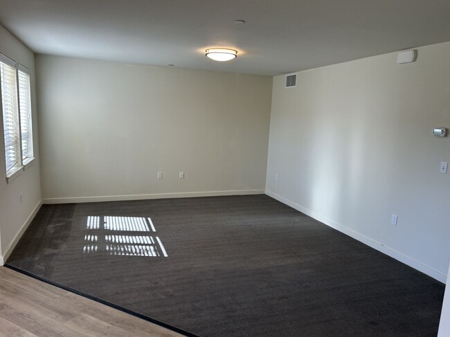 445 Southwest Blvd Unit 08