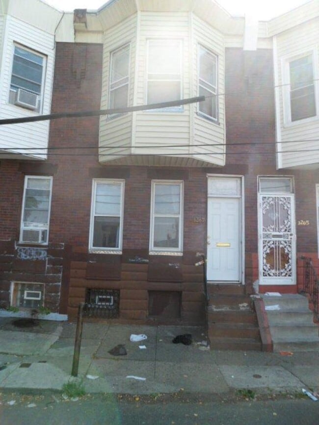 Building Photo - Your Next Home in Philly – 3BR Move-In Ready