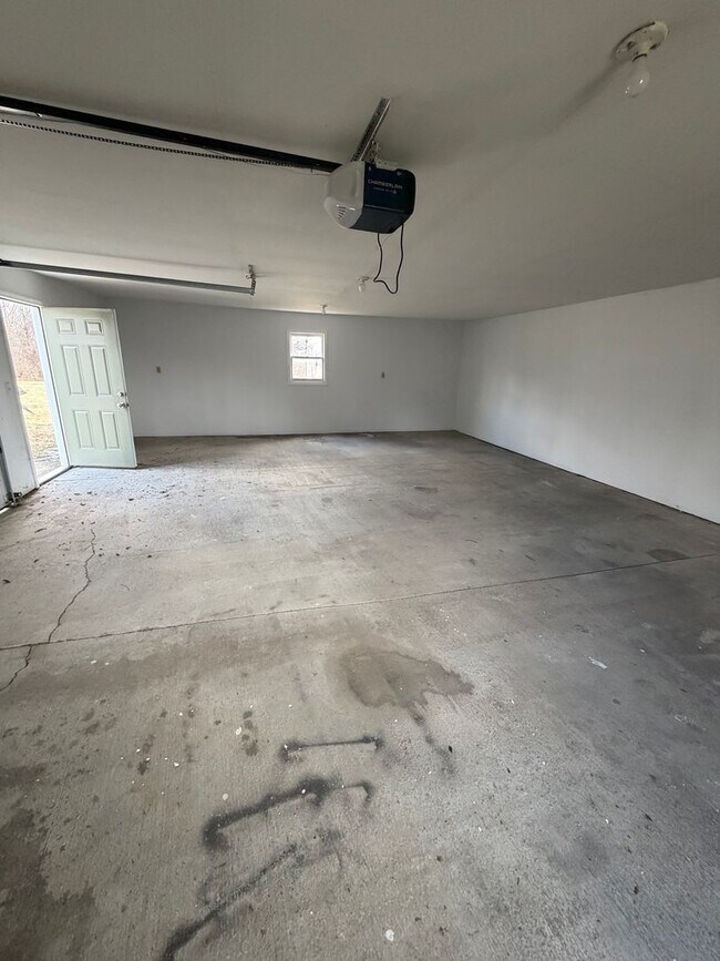 Photo - 405 E Cowing Dr