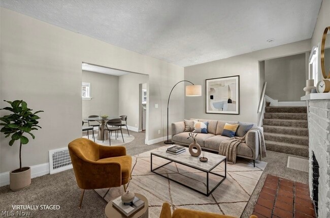 Photo - 936 Selwyn Rd