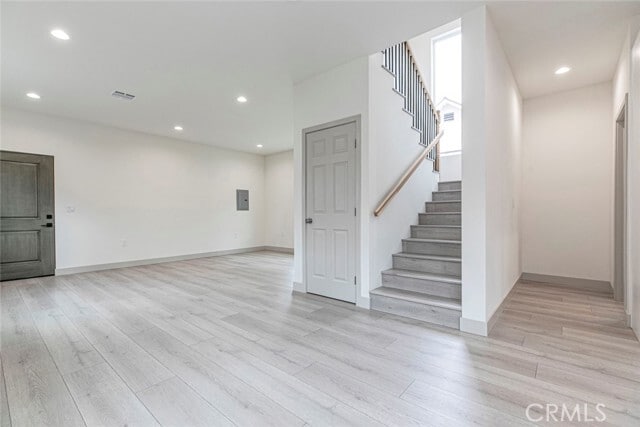 Photo - 8157 Varna Ave