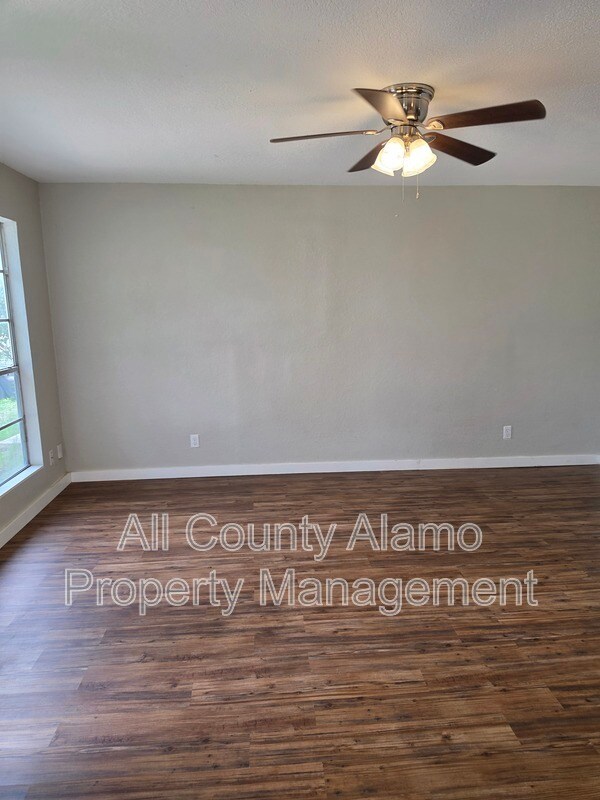 Photo - 429 Zachry Dr