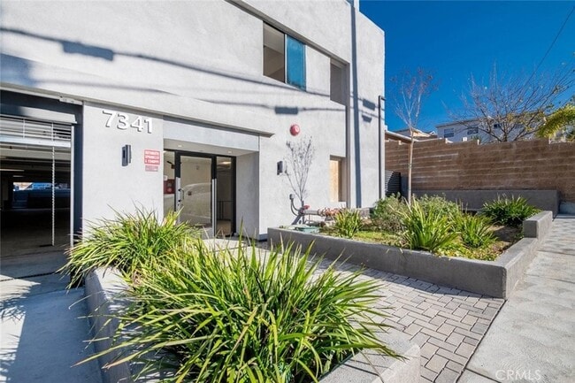 Photo - 7341 Valmont St Unidad 102