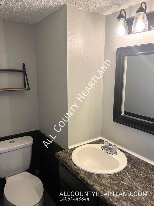 Photo - 221 Jason Dr