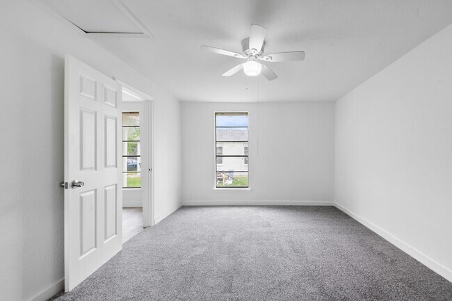 Photo - 806 E Emily Ave Unit 6