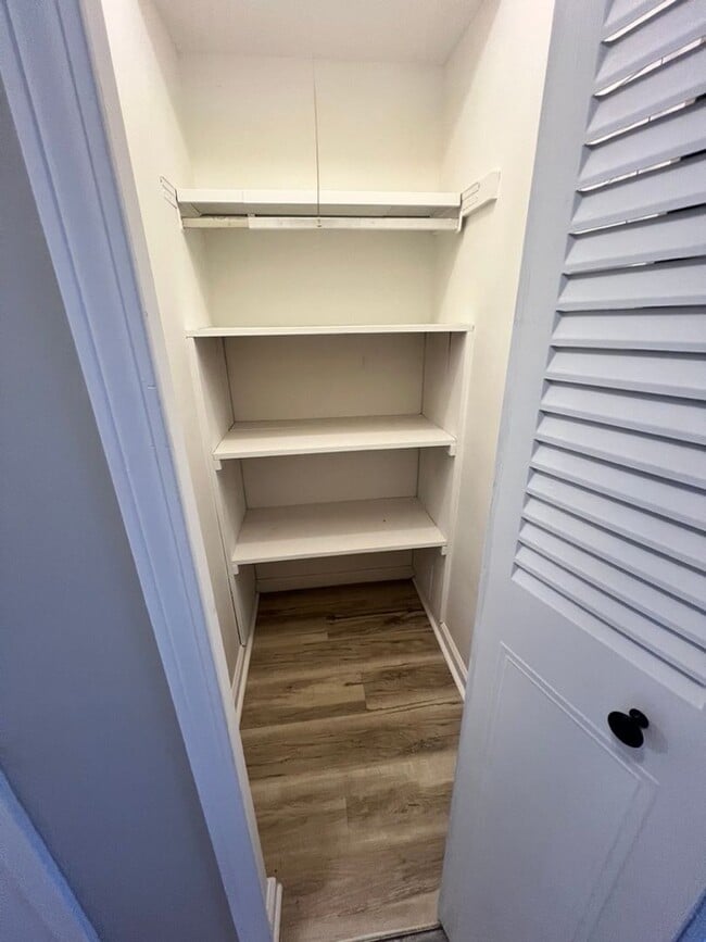 965 NW Colbern Rd Unit Unity Villa Apts - 965