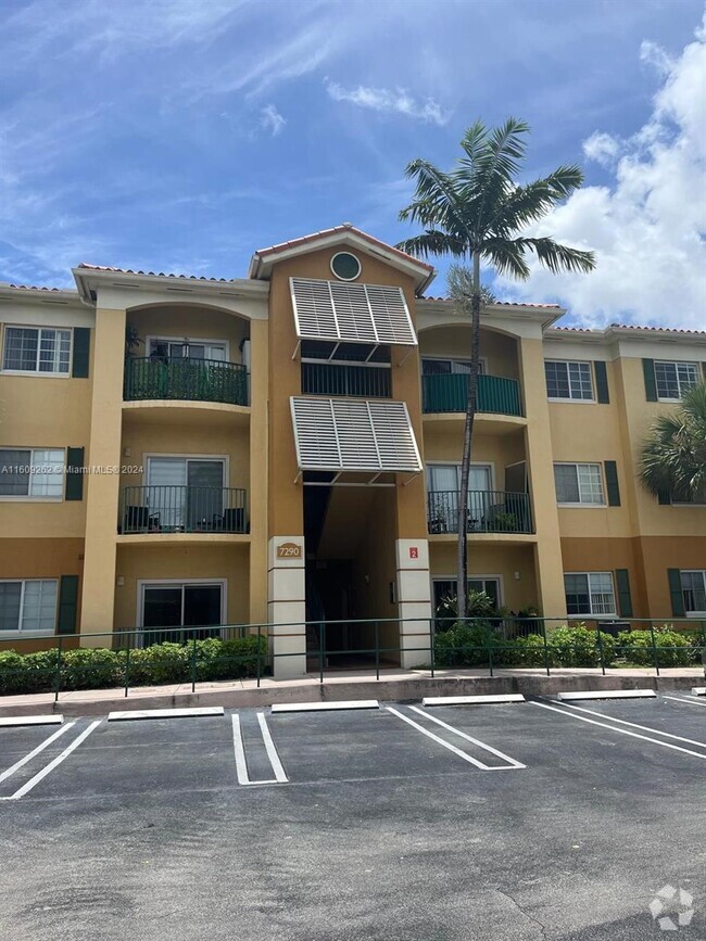 Building Photo - 7290 NW 114th Ave Unit Palm Gardens At Doral Rental