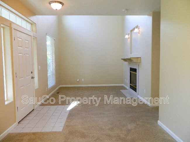 Photo - 5605 NE Caddis Dr