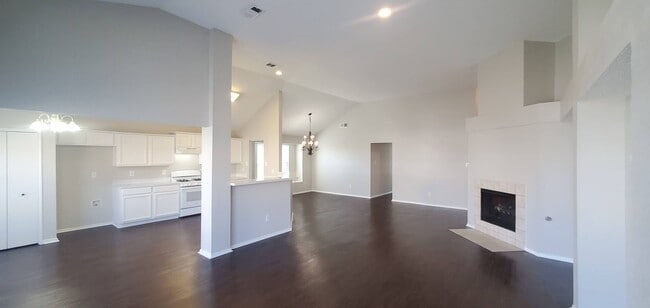 Photo - 4 Bed/2 Bath Home in Prime Rockwall Area w/ Fresh Paint & New Floors