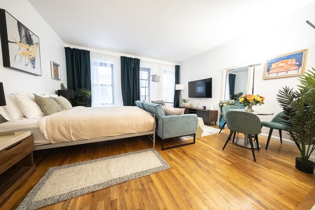 Building Photo - 305 E 95th St Unit ID1031998P Rental