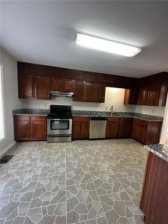 Photo - 42 Huntington Pl Dr