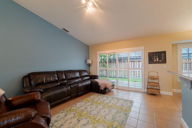 Photo - 1487 Windship Cir