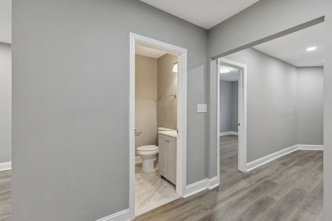 Photo - 405 34th St SE