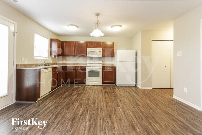 Photo - 8715 Hosta Way