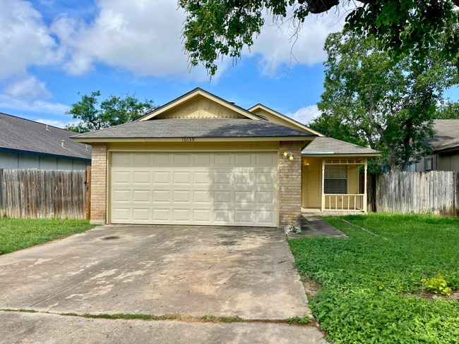 Building Photo - Move-In Special. ½ off the first full month's rent with a 12-month lease