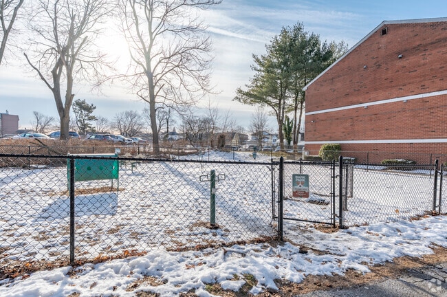 Hamden Centre - Bark Park