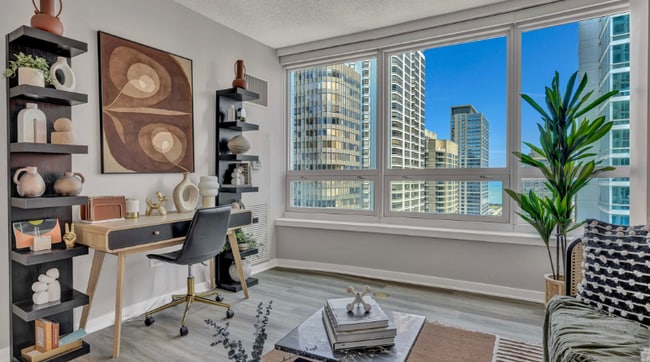 Photo - 340 E Ohio St