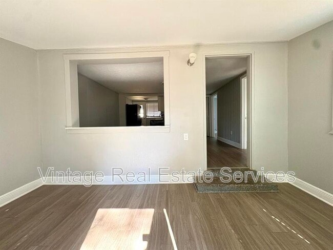 Photo - 4611 N Hubert Ave Unit #11