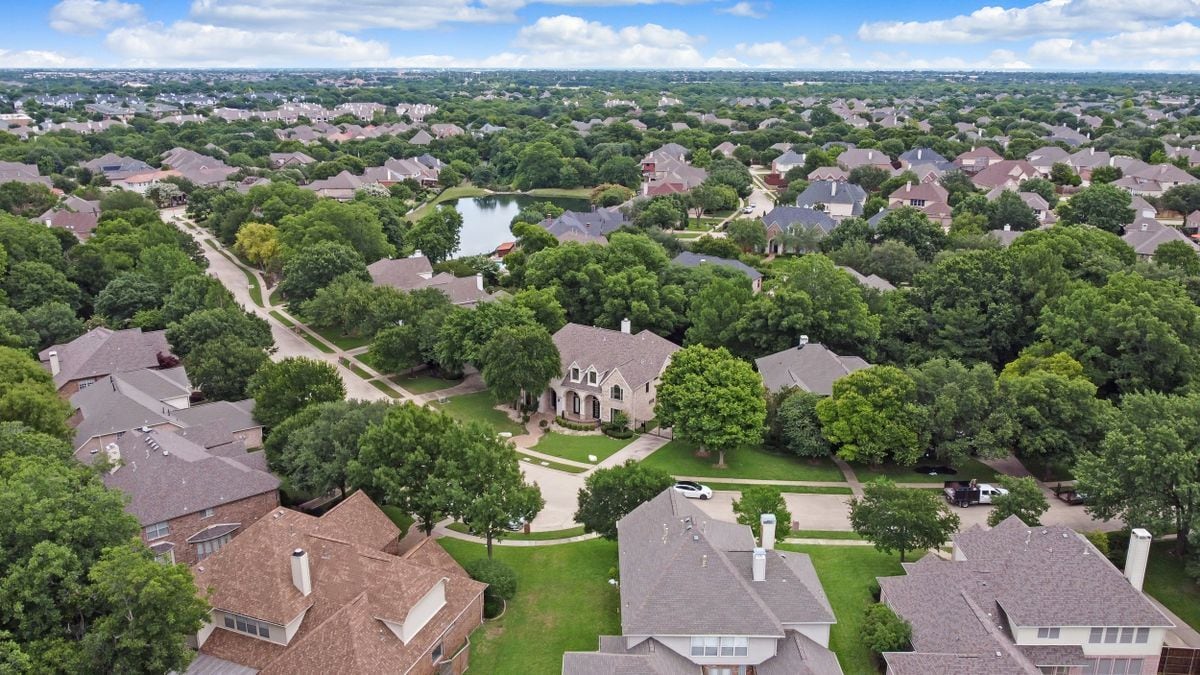Photo - 3310 Meadow Wood Dr