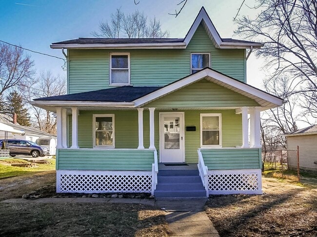 Building Photo - GREAT HOUSE ON BEAUTIFUL STREET GOODYEAR HEIGHTS