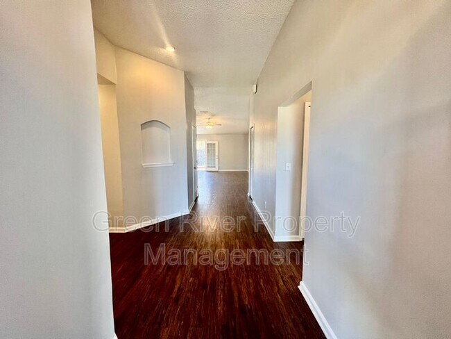 Photo - 2315 Companion Cir E