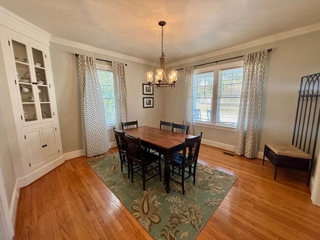 Photo - 214 Windsor St Unidad Main