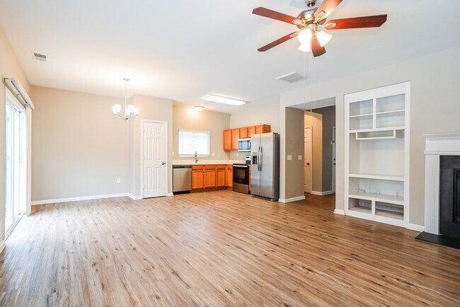 Photo - 10243 Hugue Way
